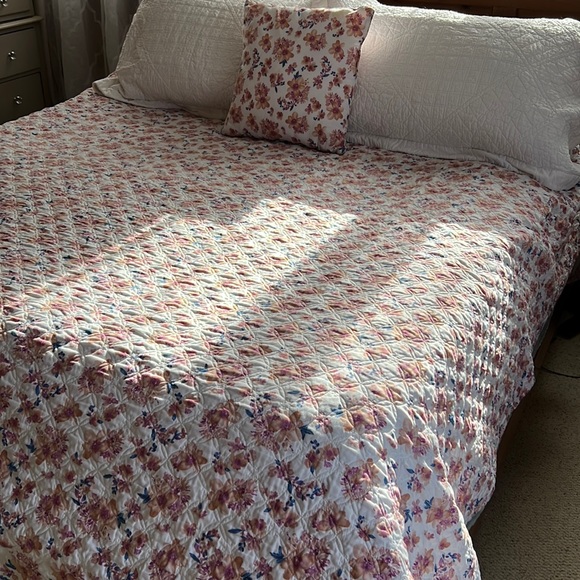 Envogue Bedding Envogue Quilt And Pillow Bundle Euc Poshmark